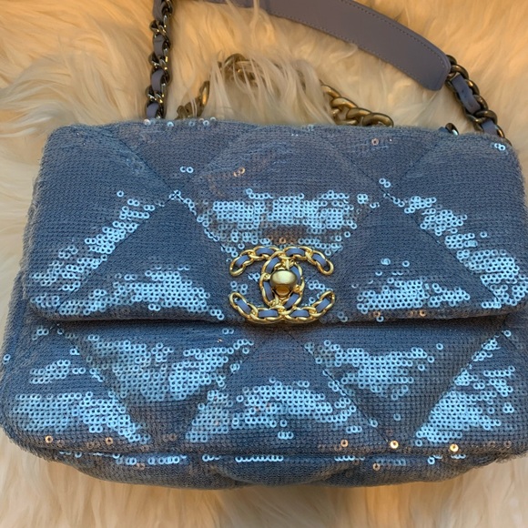 Chanel-19 sequin bag - Picture 2 of 9